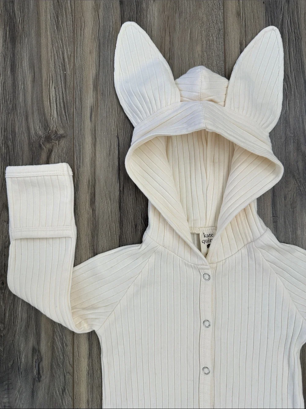 KATE QUINN 6-9m BUNNY Cream/White Ribbed Snap-Front Hooded & Footie Bodysuit